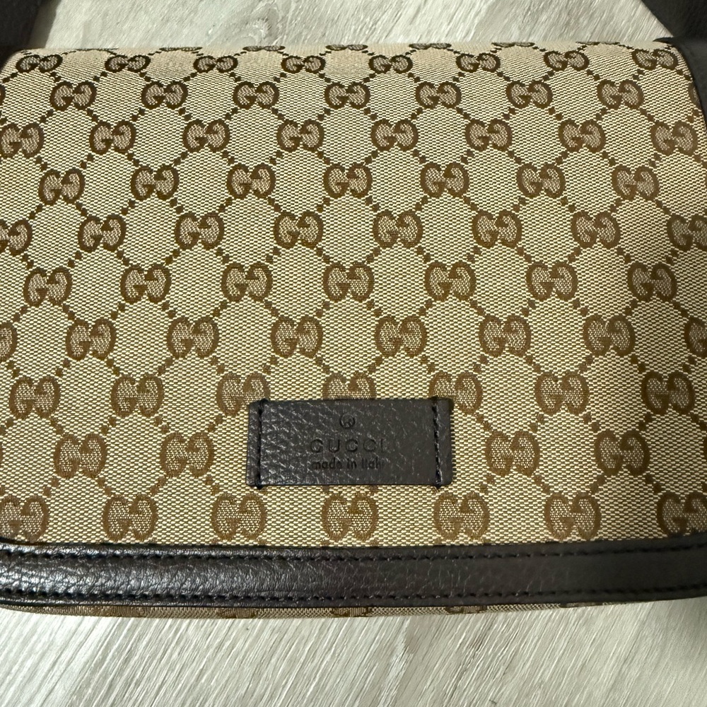 Gucci Tan and Brown Monogram Messenger Bag - Picture 4 of 10